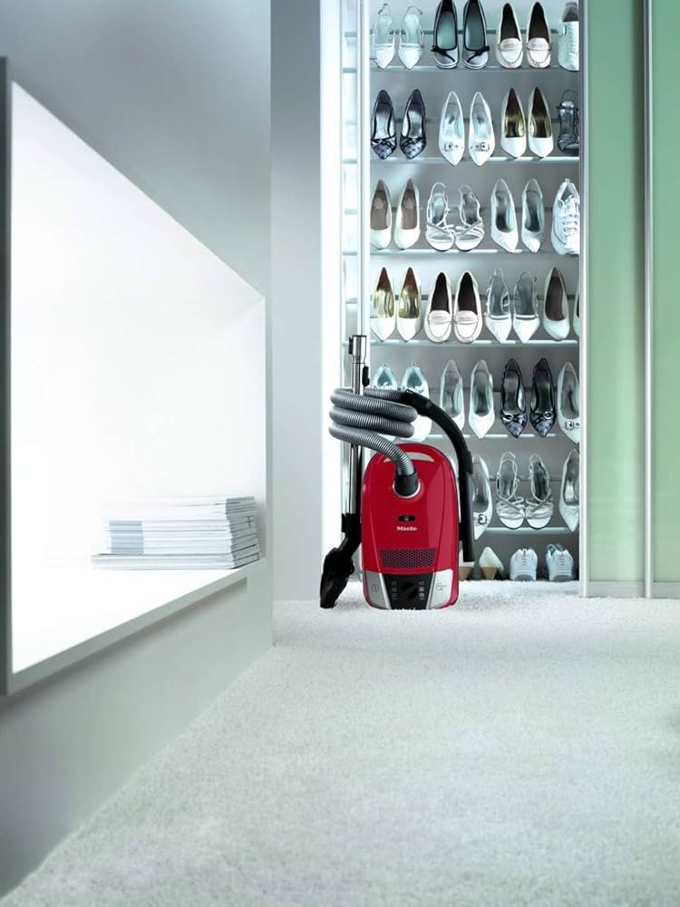 Miele Compact C2 Mango Red 本体 Miele Compact C2 Pet Vacuum with Turbo Brush & Odour Filter